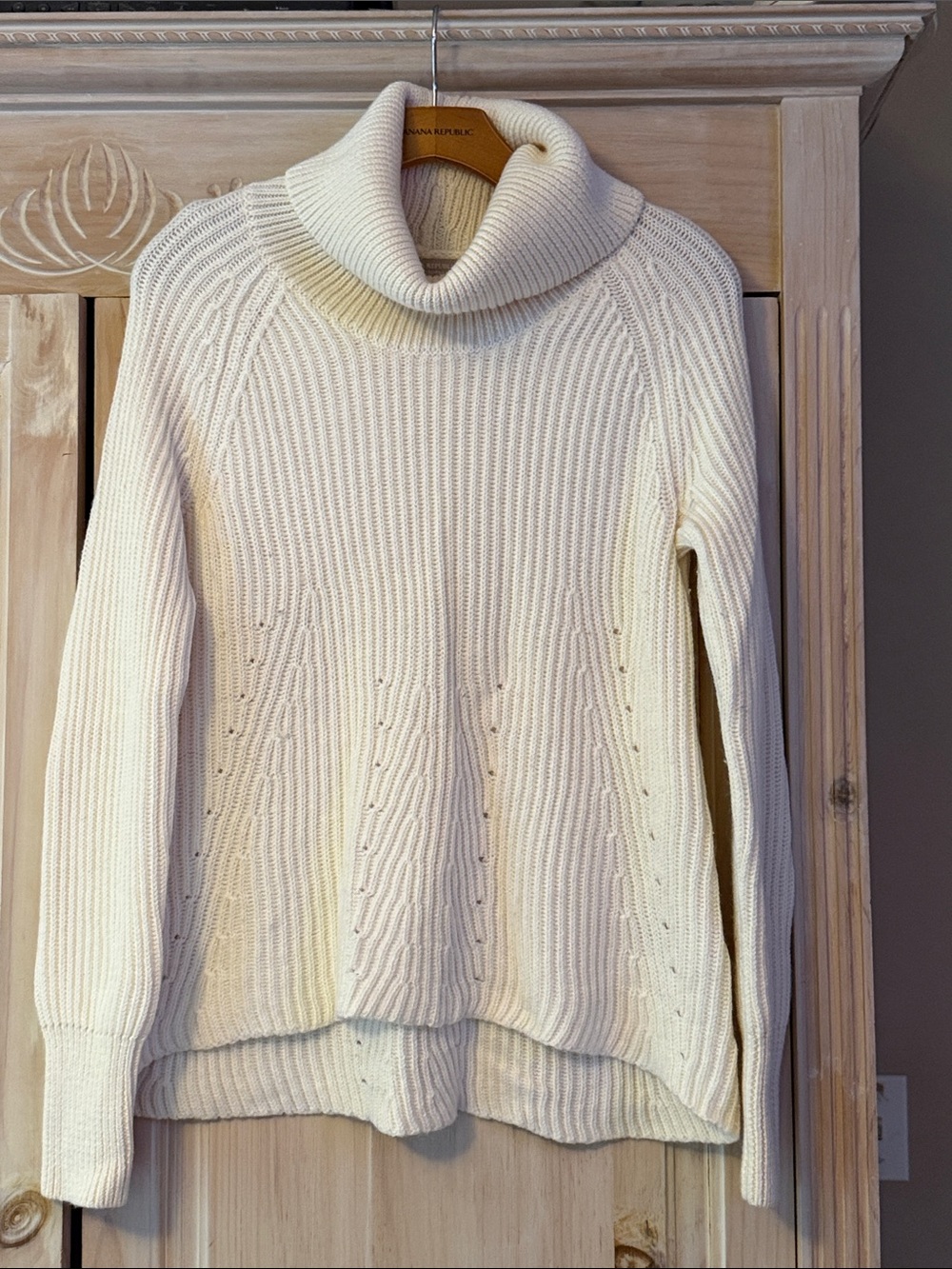Banana Republic Ivory Ribbed Cable Turtleneck Sweater made with Italian yarn.
